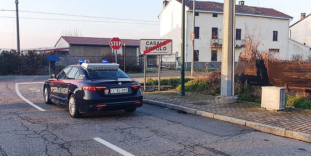 Scambiano un cittadino per un ladro: denunciati dai Carabinieri per rapina e violenza privata