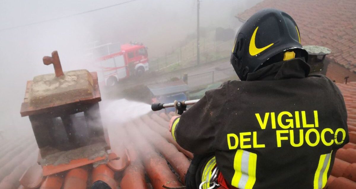 Incendio in questa casa a Montemarzino, i pompieri di Tortona scongiurano il peggio