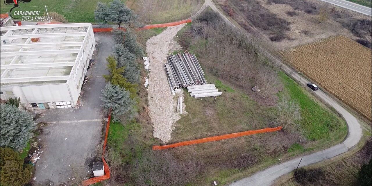 A Castelletto Monferrato una strada realizzata con macerie, intervengono i Carabinieri