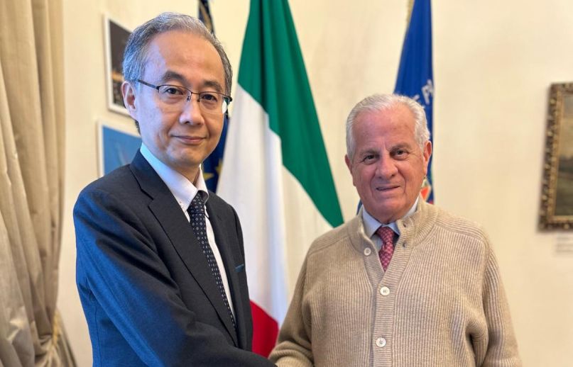 Imperia, il sindaco Scajola riceve in visita il Console Giapponese a Palazzo Civico: Imperia ospiterà il Festival del Bonsai