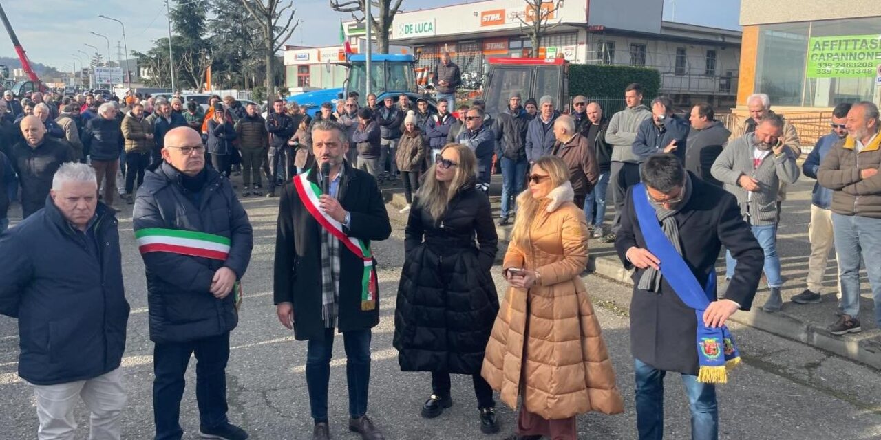 Tortona invasa da 150 trattori per la protesta nazionale degli Agricoltori Autonomi. Le ragioni