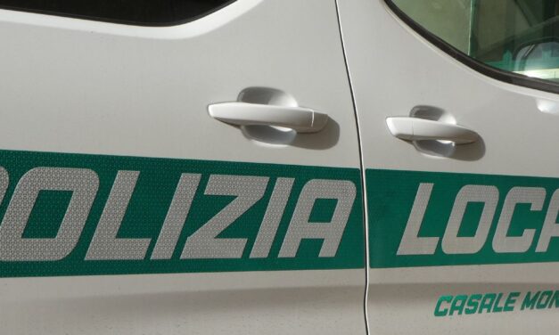 Albenga, aa dal barbiere per sfuggire al controllo degli agenti, arrestato mentre si faceva una maschera