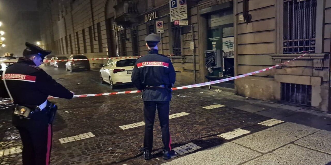 Assalto al bancomat a Casale Monferrato, cittadini svegliati nel cuore della notte