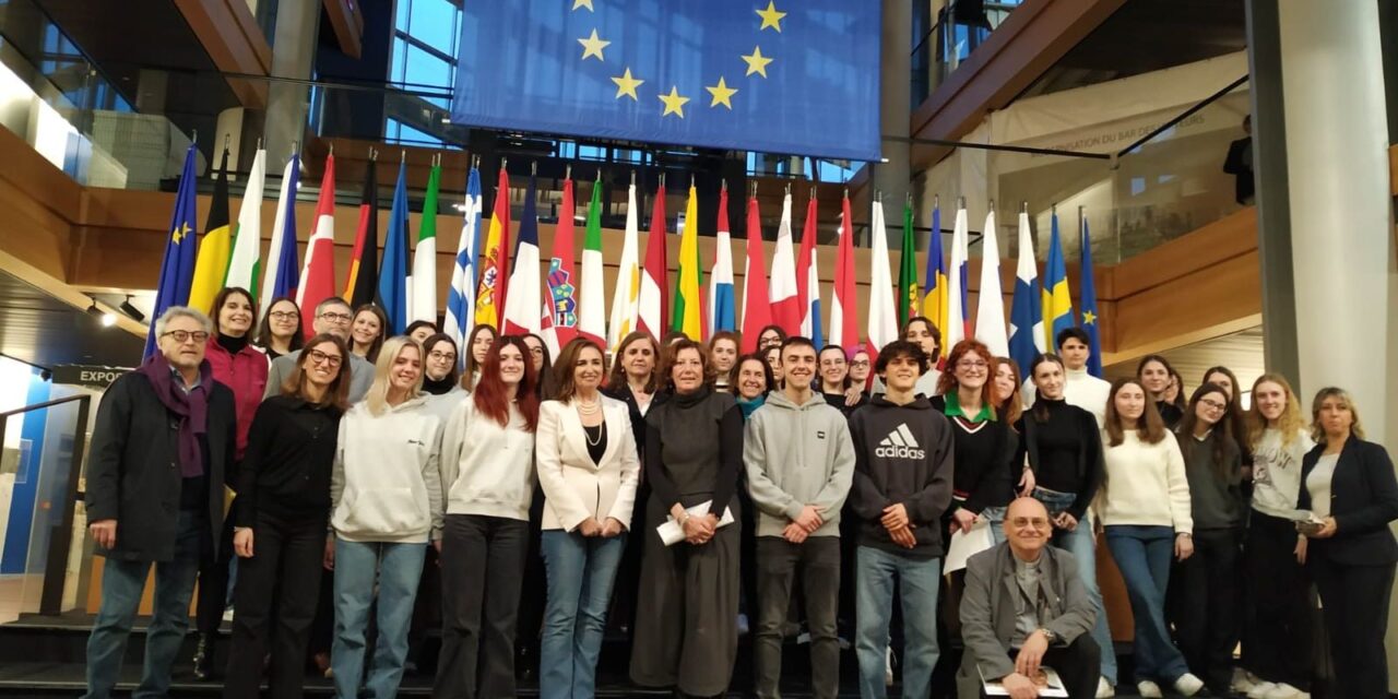 Gli studenti del Liceo “Peano” di Tortona  vincitori del concorso europeo a Strasburgo
