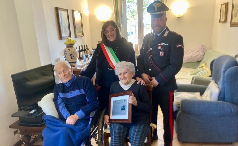 Volpedo, anche i carabinieri festeggiano la centenaria Sonia