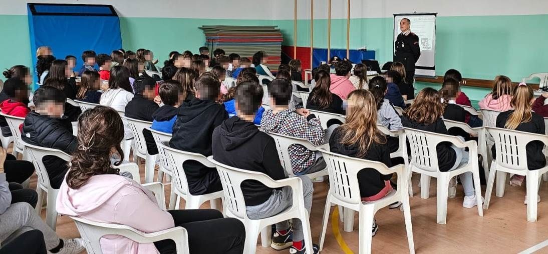 I Carabinieri all’ ’Istituto Scolastico “Dante Alighieri” di Cassano Spinola