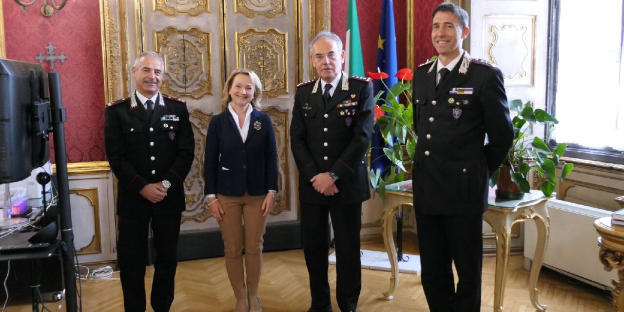 Il generale Andrea Rispoli in vista ai carabinieri forestali di Alessandria e dal prefetto