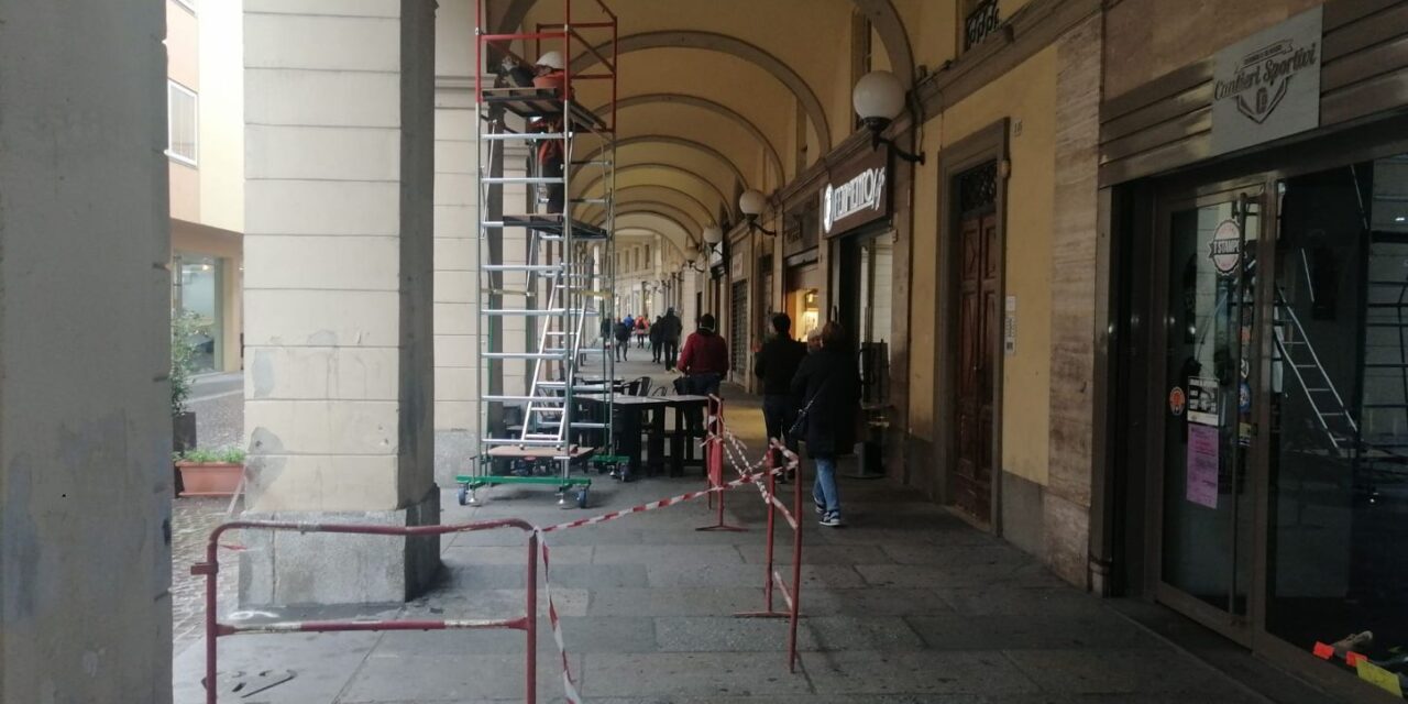 Nuova illuminazione per i portici di Tortona e in arrivo le ricariche per bici elettriche
