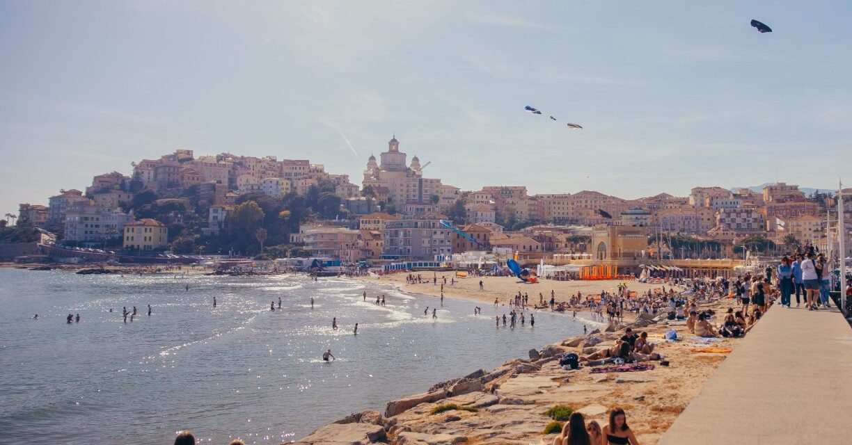 I commenti sulla bandiera Blu alle spiagge e al mare di  Imperia