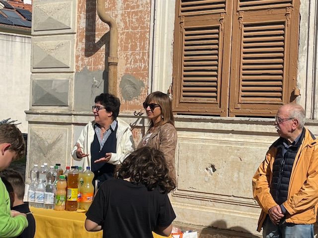 Ieri a Villa Scarsella la Festa del Pedibus: grande successo per il servizio di accompagnamento a scuola con i “nonni in gamba” dianesi