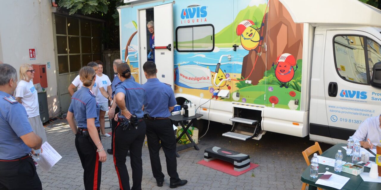 Imperia, anche in estate il cuore dei Carabinieri batte forte. AVIS e Carabinieri per promuovere la volontaria donazione di sangue