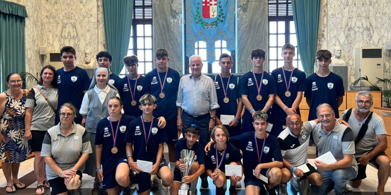 Imperia, i ragazzi dell’Under 16 della N.S. della Misericordia ricevuti a Palazzo Civico dal sindaco Scajola