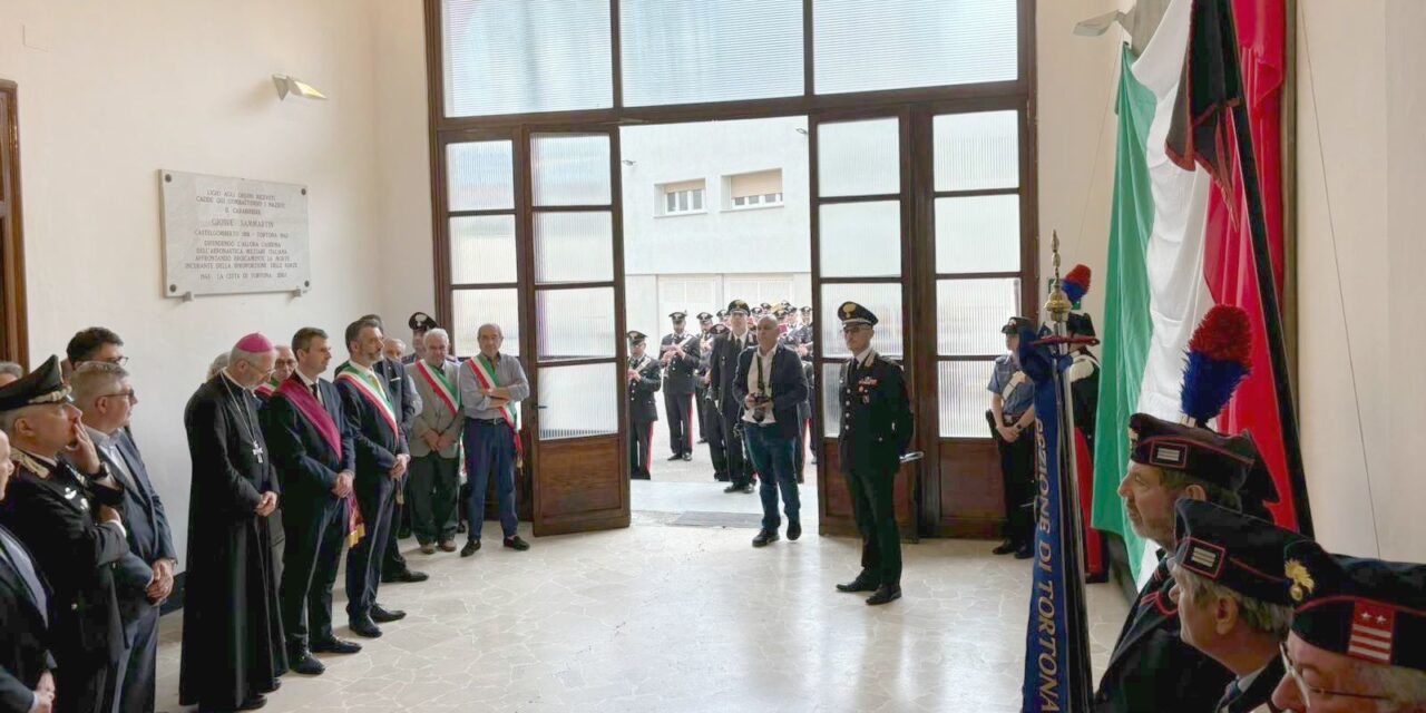 Grande giornata dedicata ai Carabinieri di Tortona con un maxi dipinto nell’atrio e la Fanfara