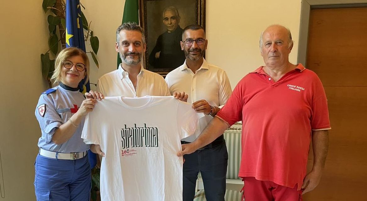 Presentata al Sindaco Federico Chiodi la maglia ufficiale della StraTortona corsa di beneficenza per la Croce Rossa