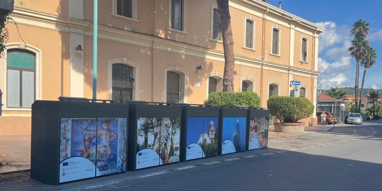 A Diano Marina sono arrivati i nuovi cassonetti artistici per raccogliere i rifiuti