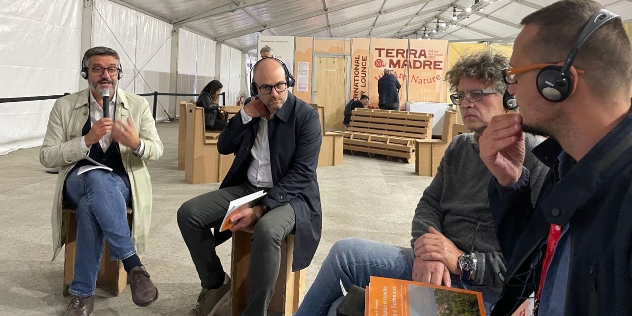 Il Sindaco di Tortona al Salone internazionale del gusto illustra i prodotti Tortonesi col responsabile regionale