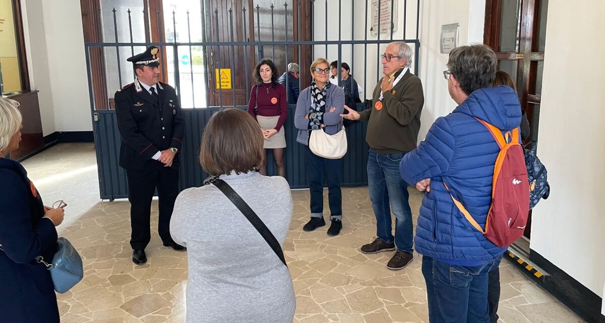 Da Vercelli per vedere la caserma dei carabinieri di Tortona grazie al Fai. Domani il bis