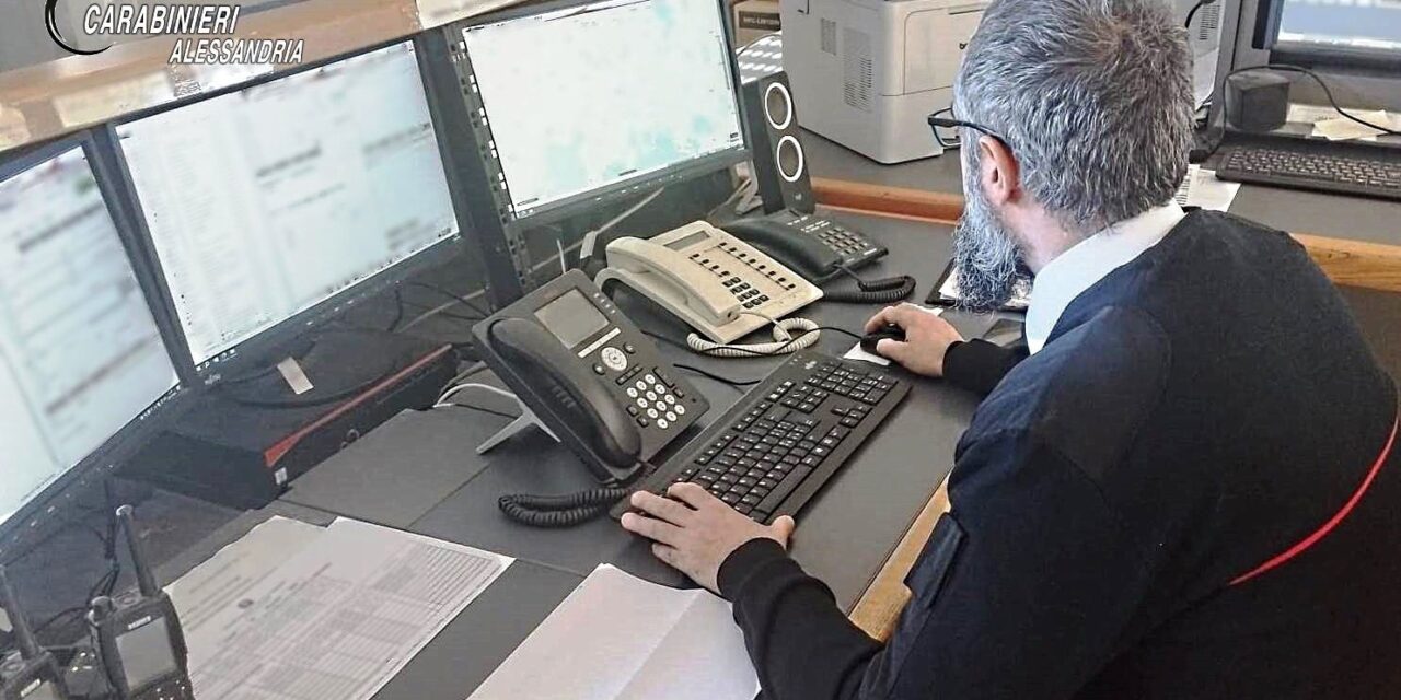 Vuole lanciarsi nel vuoto: le parole di un Carabiniere lo tengono aggrappato alla vita, finché i colleghi lo afferrano e lo portano in salvo