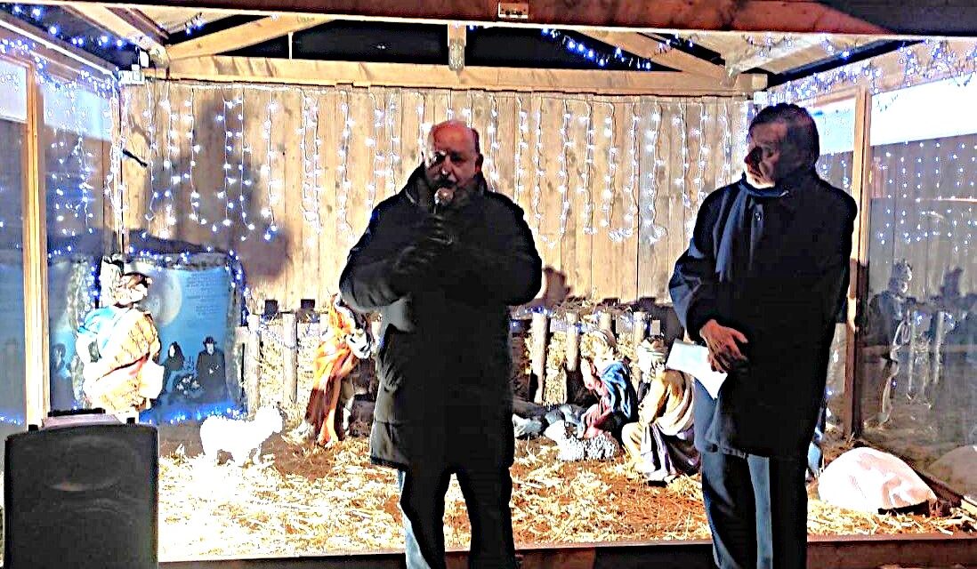 Alessandria, il Presepe storico del Movimento Cristiano Lavoratori in piazza Gambarina benedetto da Mons. Piccinini