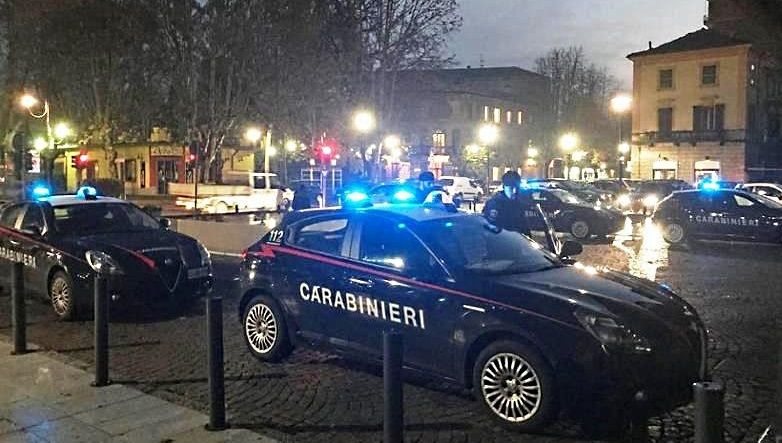 Contrasto allo spaccio di droga nel tortonese: i Carabinieri arrestano uno spacciatore e ne denunciano un secondo, tre i segnalati per uso personale.