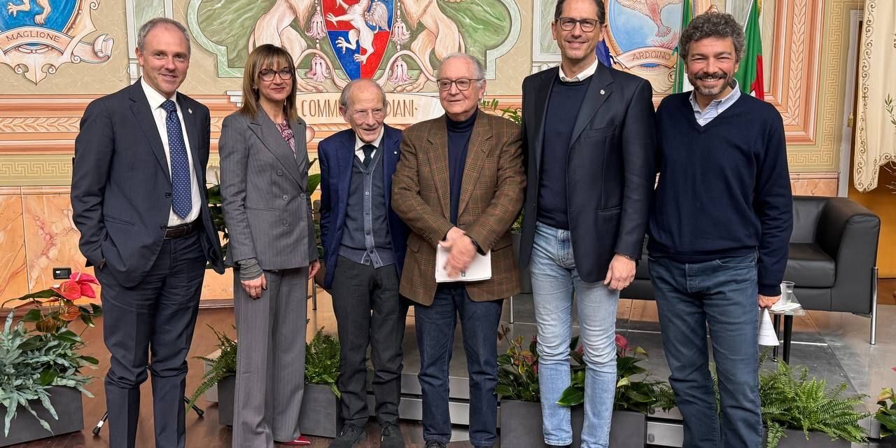 Sala consiliare di Diano Marina gremita per il primo dei sette Venerdì della Conoscenza