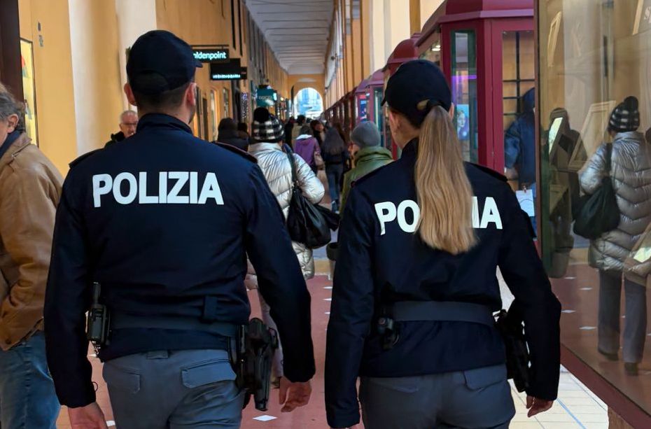 I risultati del Commissariato di P.S. di Ventimiglia durante le festività natalizie: 2000 persone e 900 veicoli controllati, tre arresti, quindici indagati in stato di libertà.