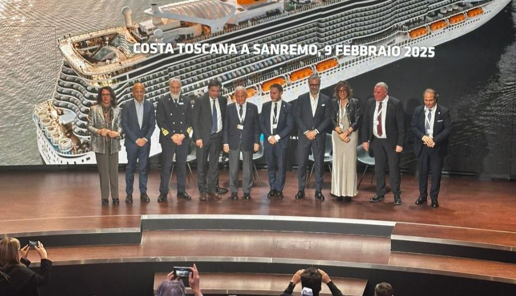 Alessandro Piana e assessore Lombardi a bordo della Costa Toscana per il forum sul turismo: Liguria destinazione privilegiata per il traffico crocieristico