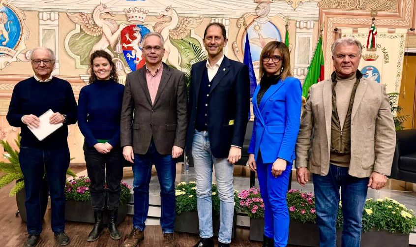 Tutto esaurito a Diano Marina per il terzo appuntamento con i Venerdì della Conoscenza: “Comunicare nell’era dell’IA generativa”