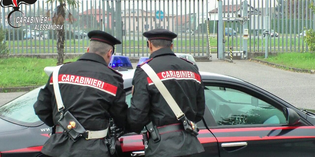 Alessandria, venditore di rose rapina la cliente di una pizzeria. Un Carabiniere lo insegue e lo arresta