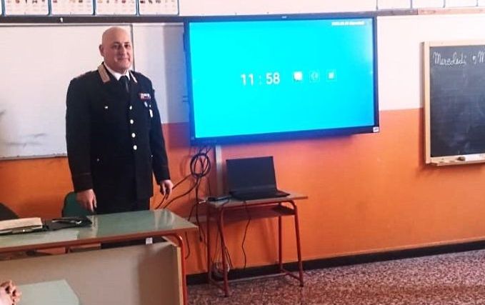 I Carabinieri tra i banchi di scuola a Villalvernia per la formazione della “Cultura della Legalità”