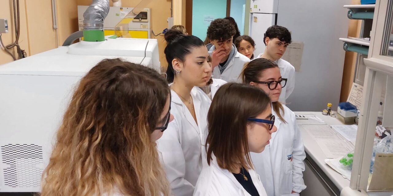 Periti chimici del “Marconi” di Tortona in visita all’Arpa di Alessandria