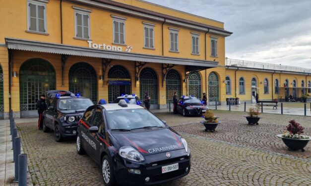 Nel week end i Carabinieri di Tortona fermano due giovani ladri, sequestrano cocaina e altro