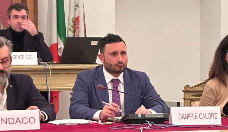 Daniele Calore risponde ad un PD mai contento neppure quando il Comune recupera 700 mila euro dall’evasione