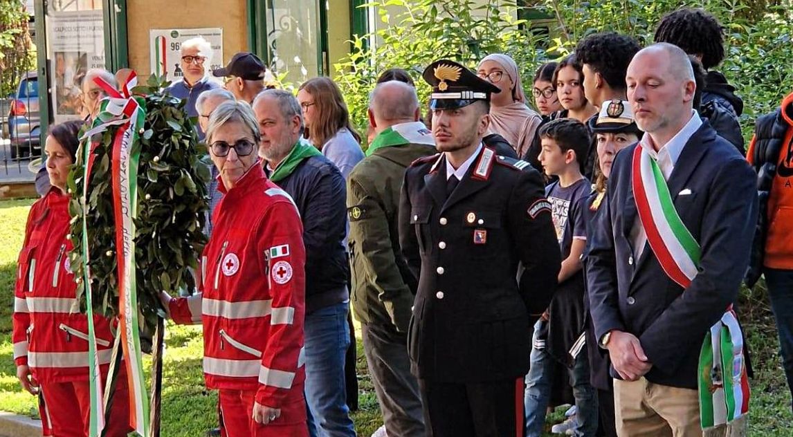 A Serravalle Scrivia i Carabinieri rendono omaggio ai caduti del 25 aprile