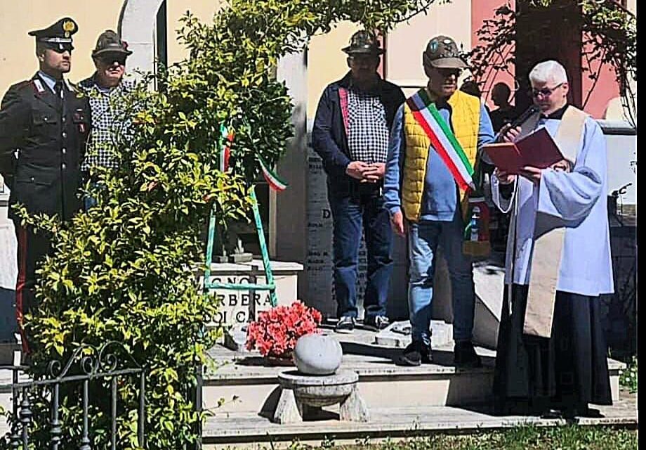 A Vignole Borbera  l’Anniversario della Liberazione: la presenza dei Carabinieri rafforza il legame con i valori storici di sacrificio e coraggio.