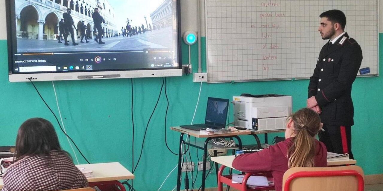 I Carabinieri nelle scuole di Ozzano per contribuire alla formazione della cultura della legalità