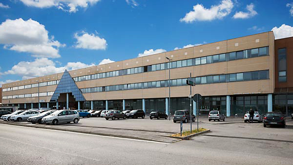 Tecsaving: soluzioni concrete contro il caldo estremo nei capannoni e nei magazzini industriali