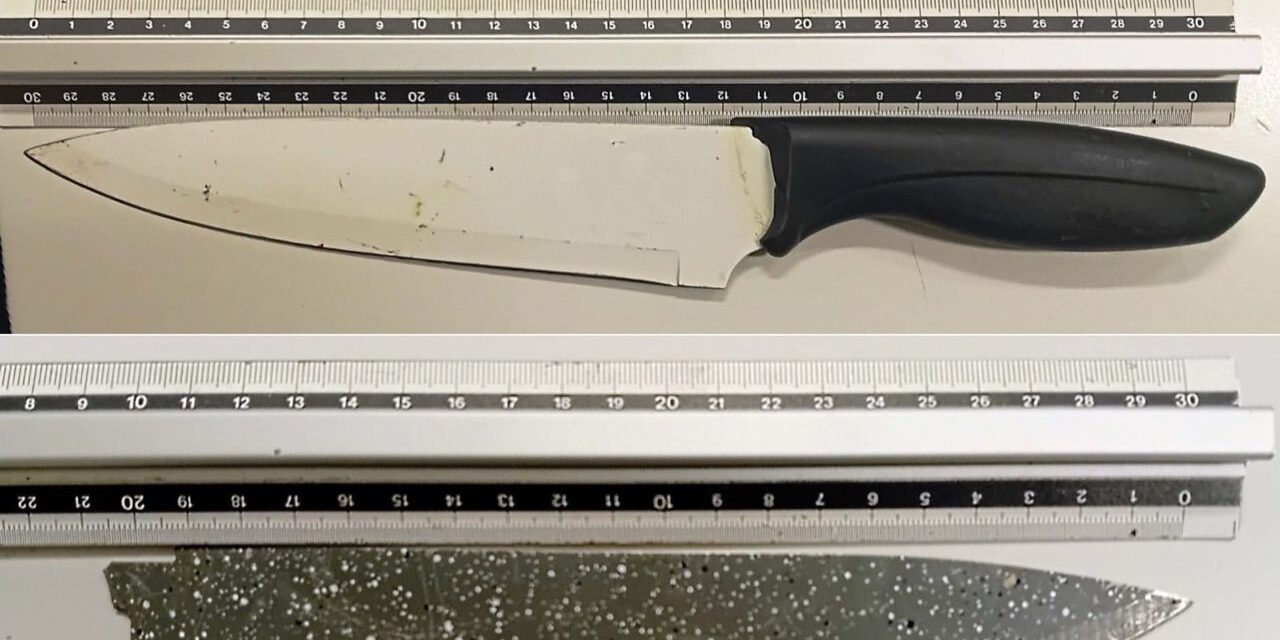 Con questi coltelli da cucina ha accoltellato il fidanzato di una sua conoscente, preso e arrestato dai Carabinieri