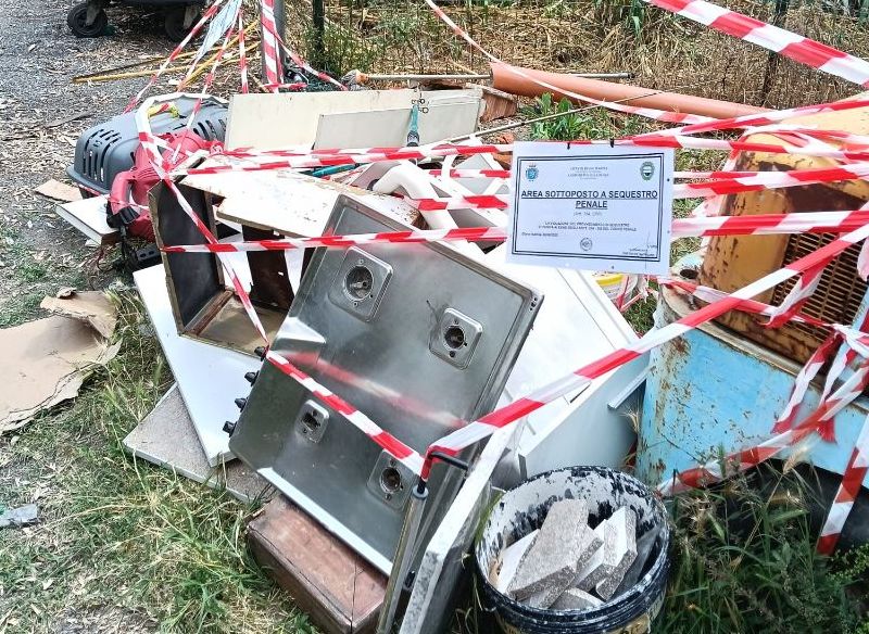 Discarica abusiva in zona Calderina: due persone denunciate a Diano Marina