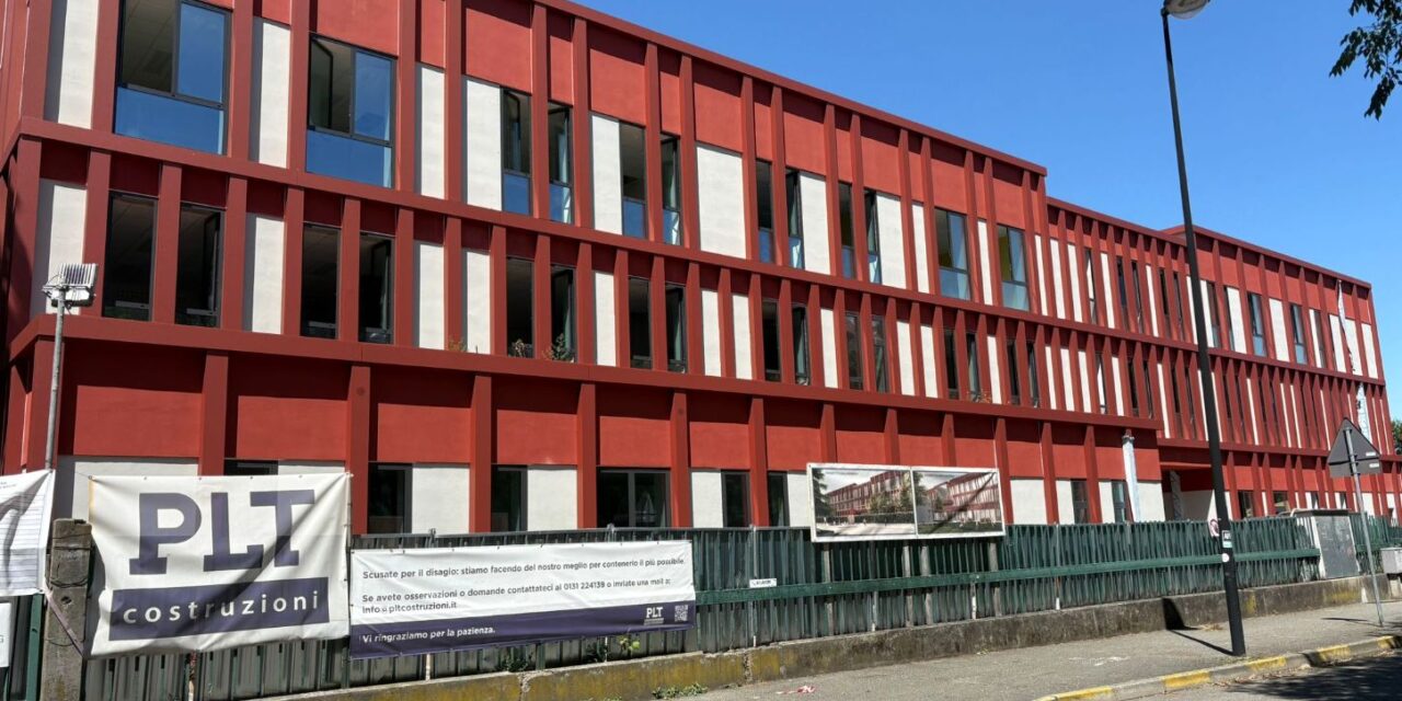 Tortona, ecco le prime immagini della nuova scuola in viale Kennedy visitata dalla Commissione