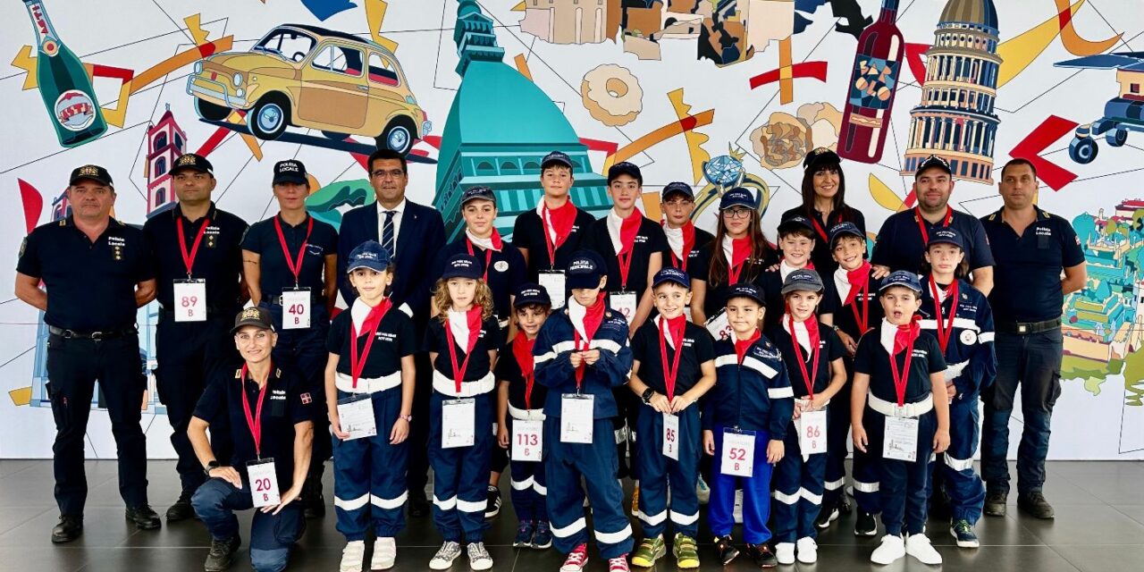  Mini Vigili di Novi Ligure in visita al Grattacielo della Regione Piemonte e alla Centrale Operativa della Polizia locale di Torino