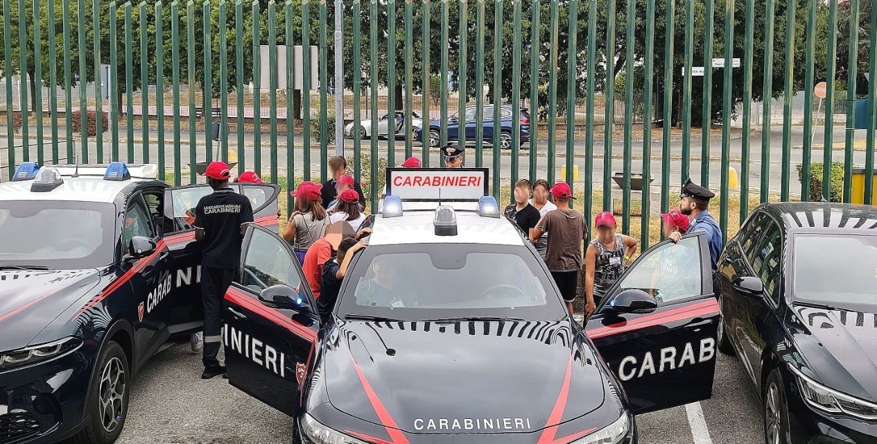 “Anch’io sono la protezione civile” – I Carabinieri accolgono i giovani partecipanti al progetto realizzato nell’ambito della cultura della legalità.