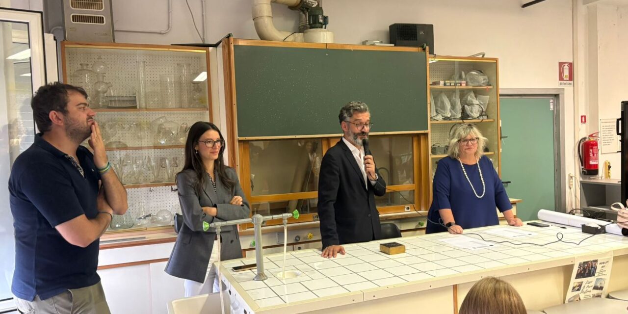 Il Sindaco Federico Chiodi e l’assessore Anna Sgheiz in visita alle scuole di Tortona per il nuovo anno scolastico