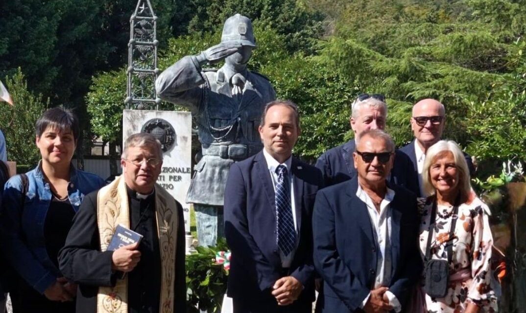Gli ex comandanti di Diano Marina a Genova per la giornata in memoria dei caduti della Polizia locale