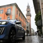 Accoltellamento tra giovani a Casale Monferrato: la Polizia rintraccia e denuncia l’aggressore in fuga