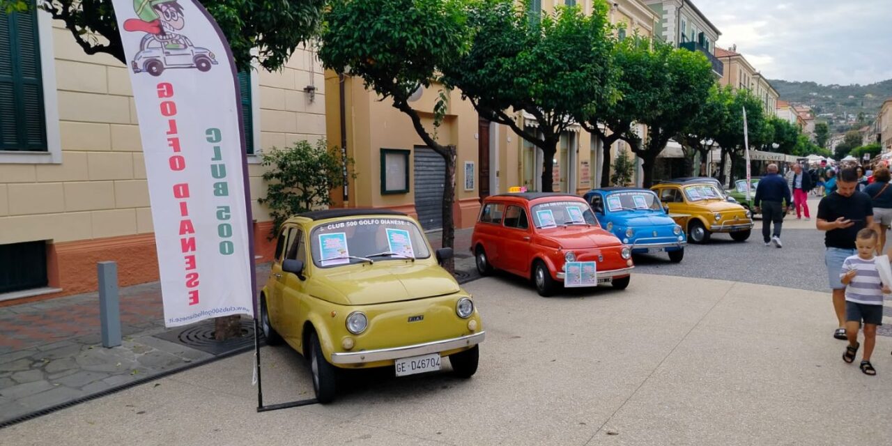 Il raduno delle Fiat 500 una domenica di passione e storia dei motori tra San Bartolomeo e Diano Marina