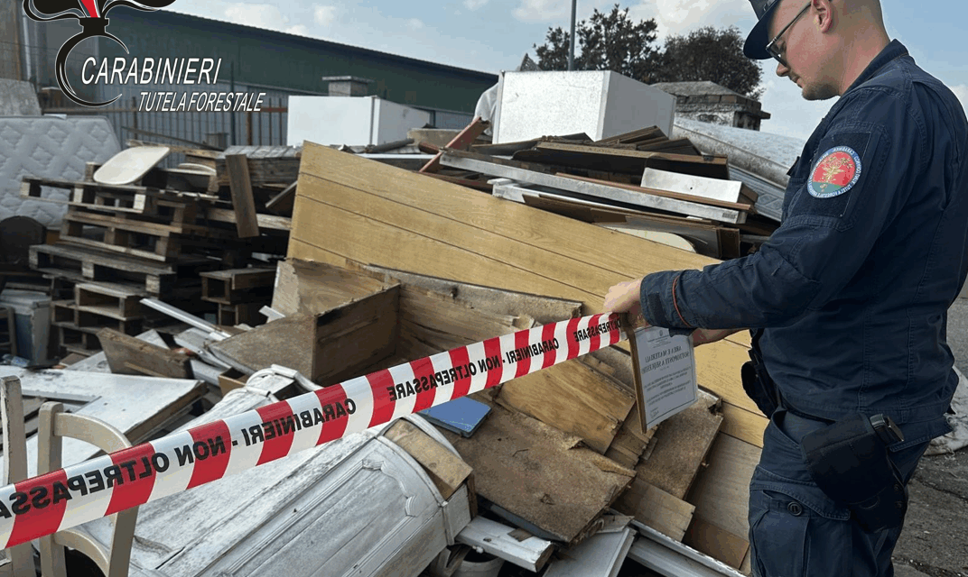 I Carabinieri Forestali sequestrano un autocarro carico di rifiuti e denunciano il custode giudiziale a Balzola