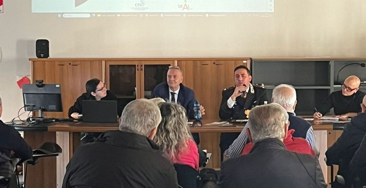 “La truffa corre anche sulla rete”: a Tortona i Carabinieri relatori nell’incontro sulla sicurezza informatica.