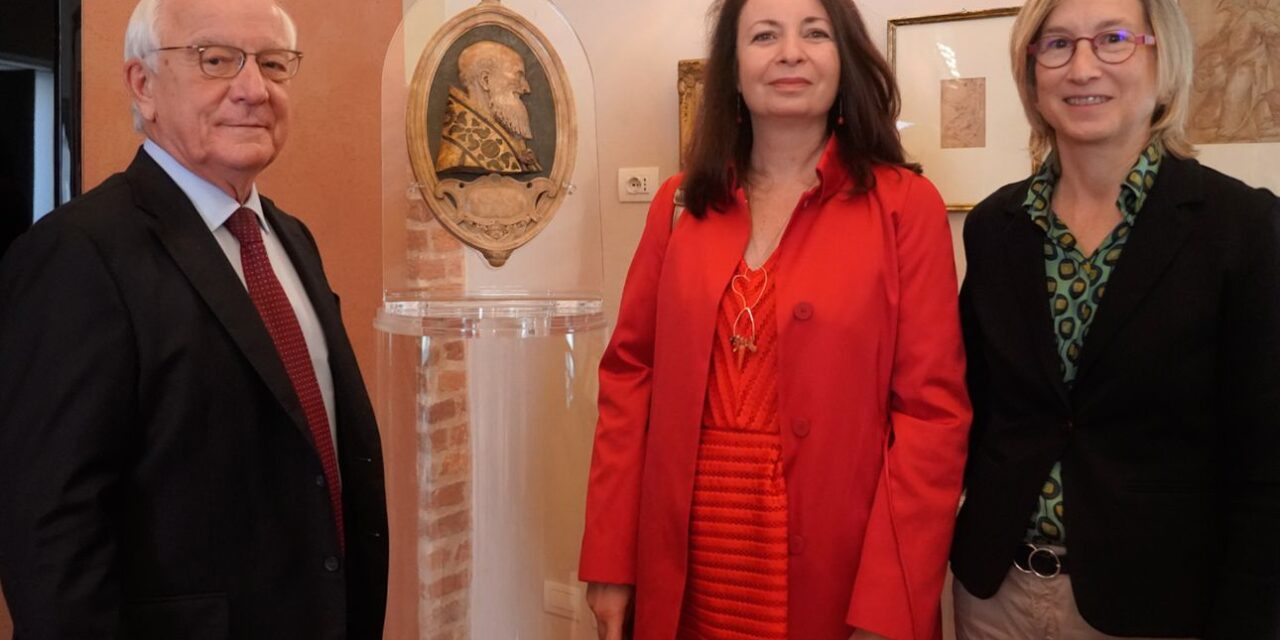 Un pregiato medaglione raffigurante il busto di San Pio V alla Fondazione Cassa di Risparmio di Alessandria