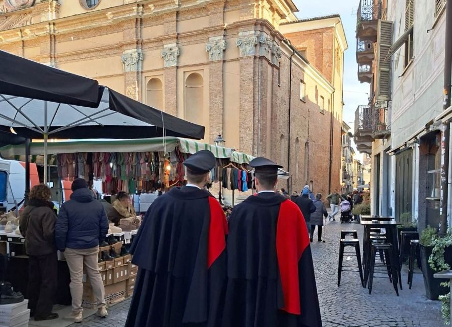 Fiera di Santa Caterina: i Carabinieri in uniforme invernale con mantello per garantire la sicurezza